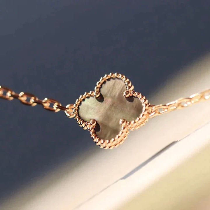 ??MIRA?¡¥CLOVER 20 MOTIFS DARK MOP DIAMOND  NECKLACE