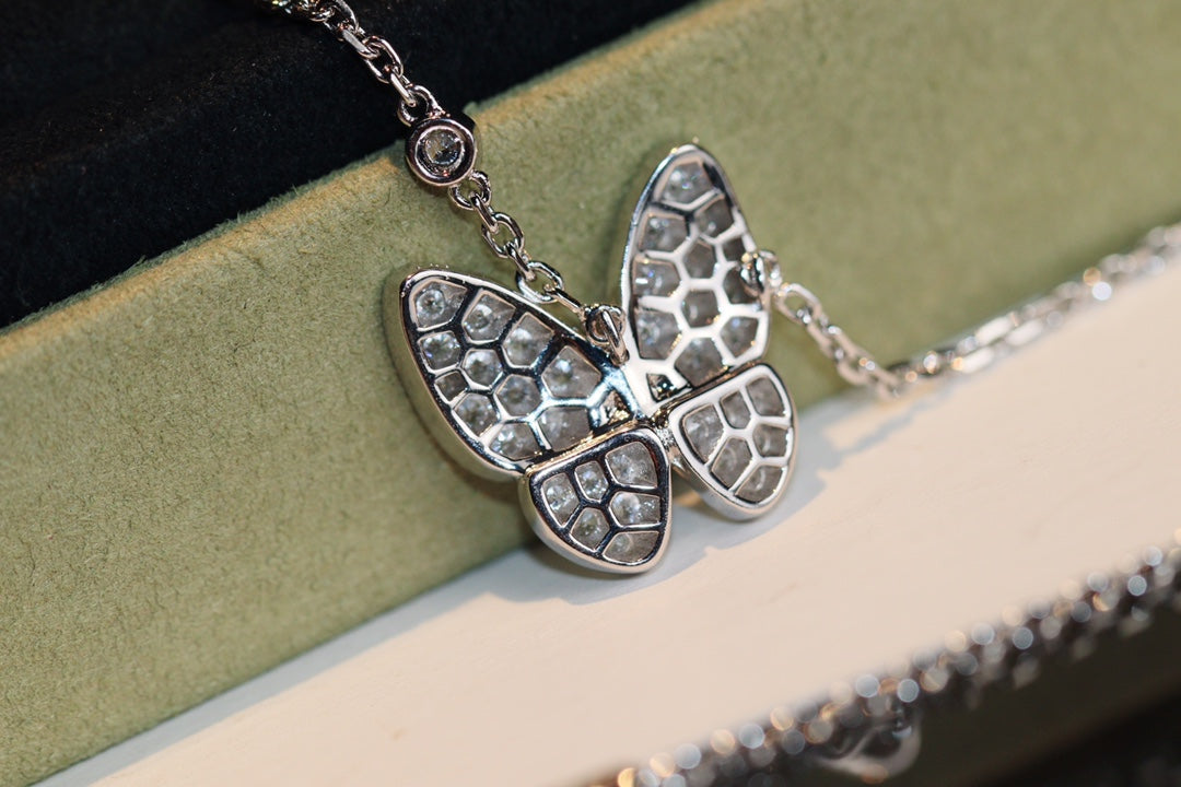 ??MIRA?¡¥BUTTERFLY DIAMOND NECKLACE