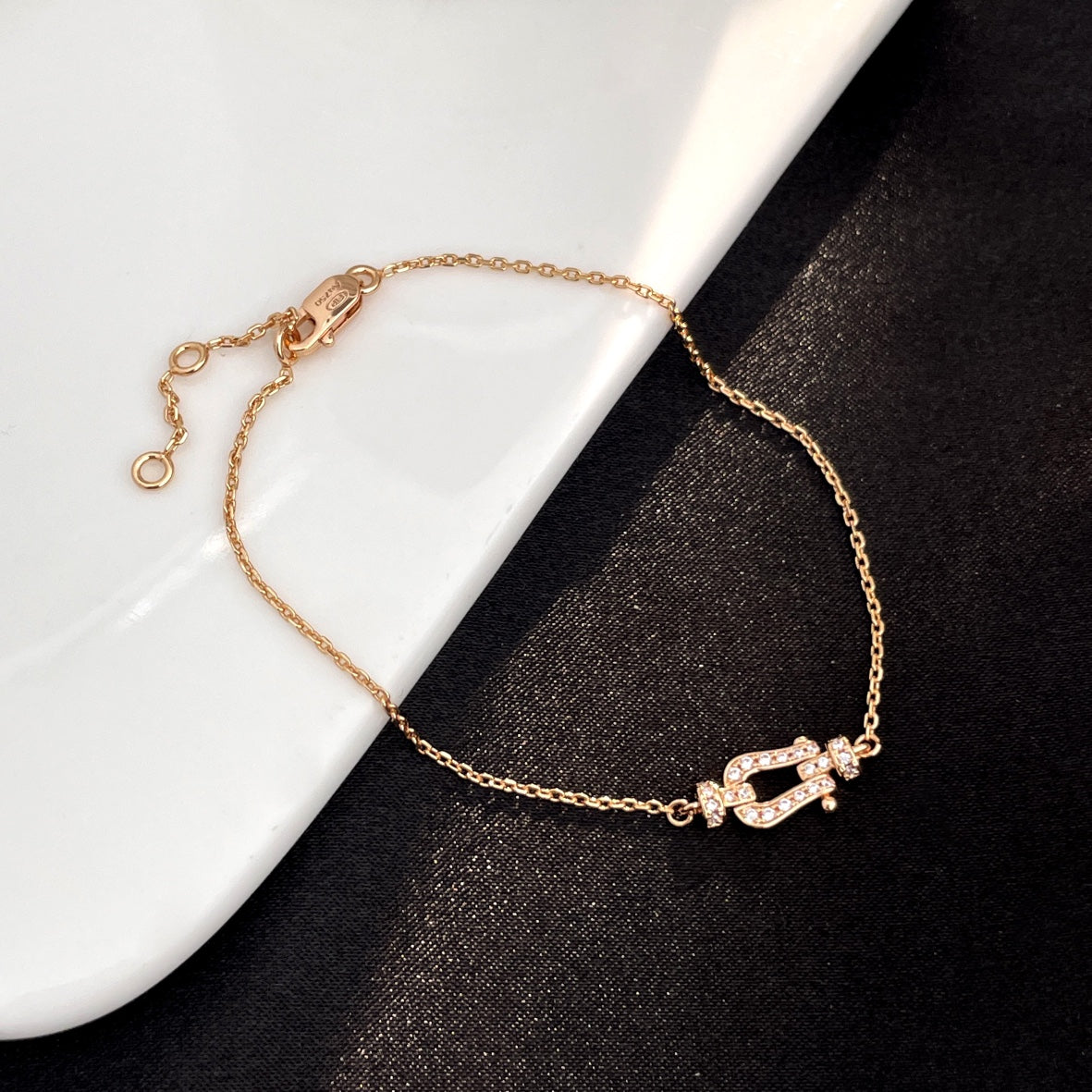 ??MIRA?¡¥FORCE 10 FULL DIAMOND BUCKLE CHAIN LINK MINI MODEL