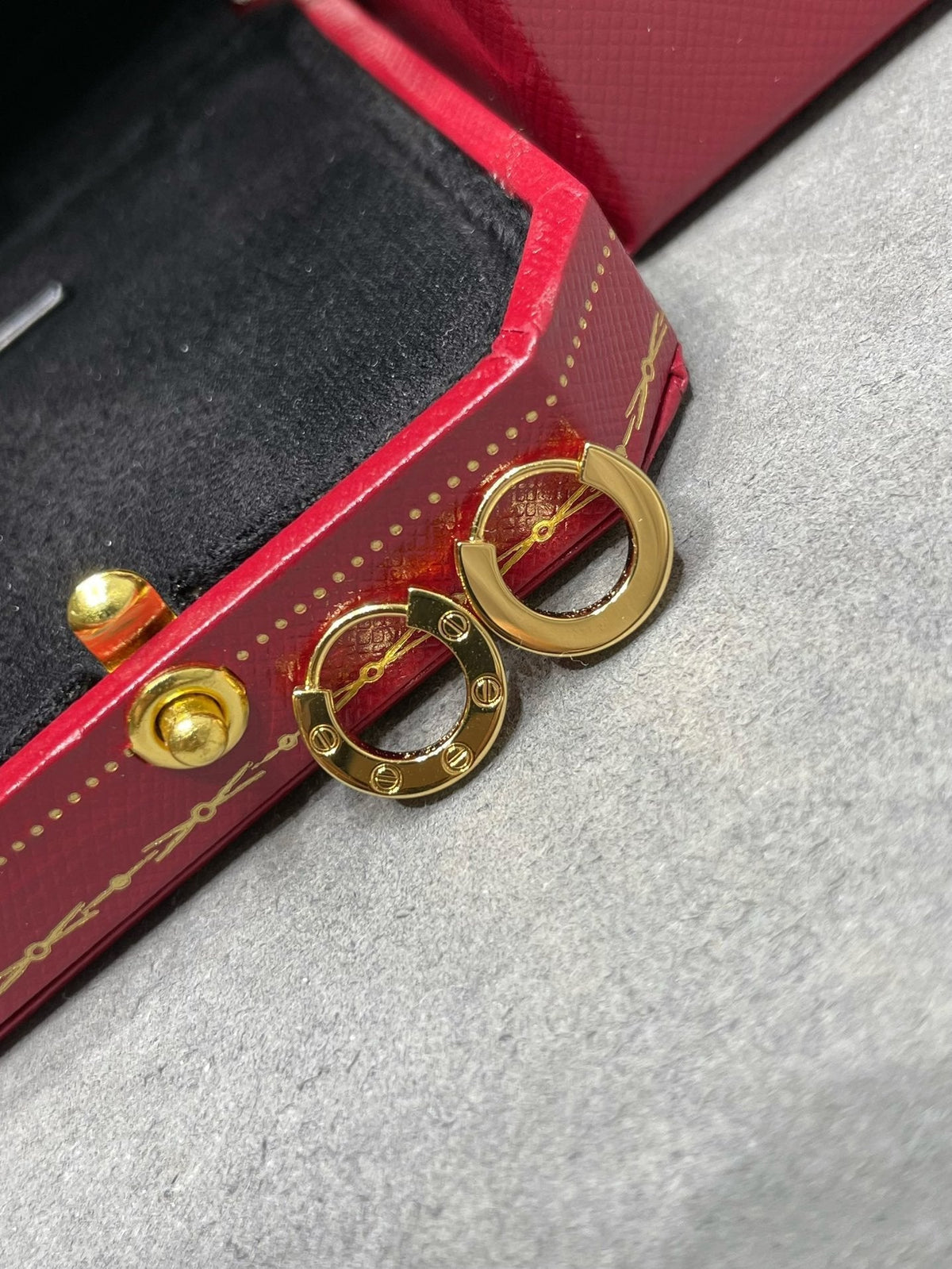 ??MIRA?¡¥LOVE MINI EARRINGS