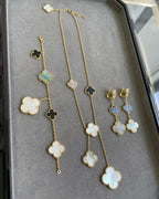 ??MIRA?¡¥CLOVER 3 MOTIF MOP ONYX DARK MOP PINK GOLD EARRINGS