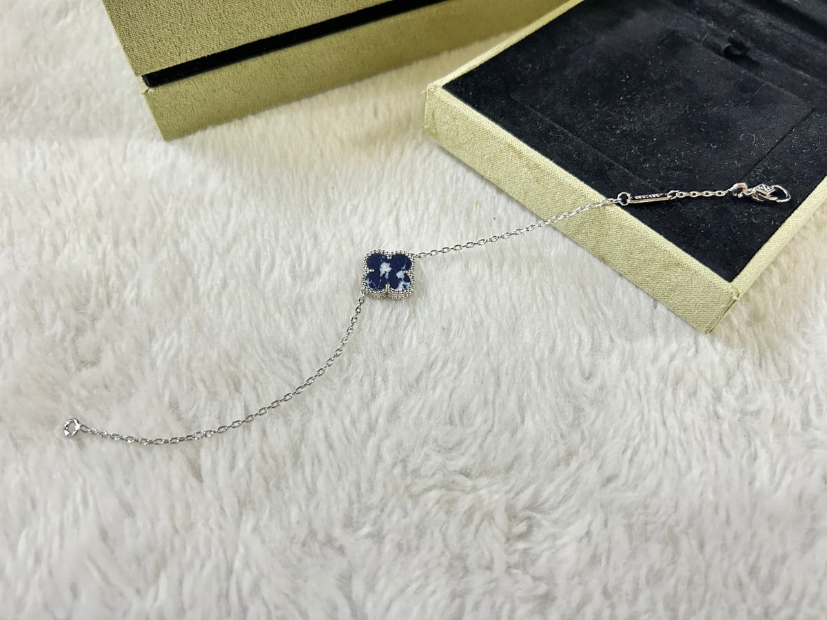 ??MIRA?¡¥CLOVER 1 MOTIF PIETERSITE BRACELET