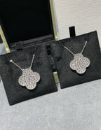 ??MIRA?¡¥CLOVER 25MM LARGE PENDANT DIAMOND PAVED SILVER NECKLACE