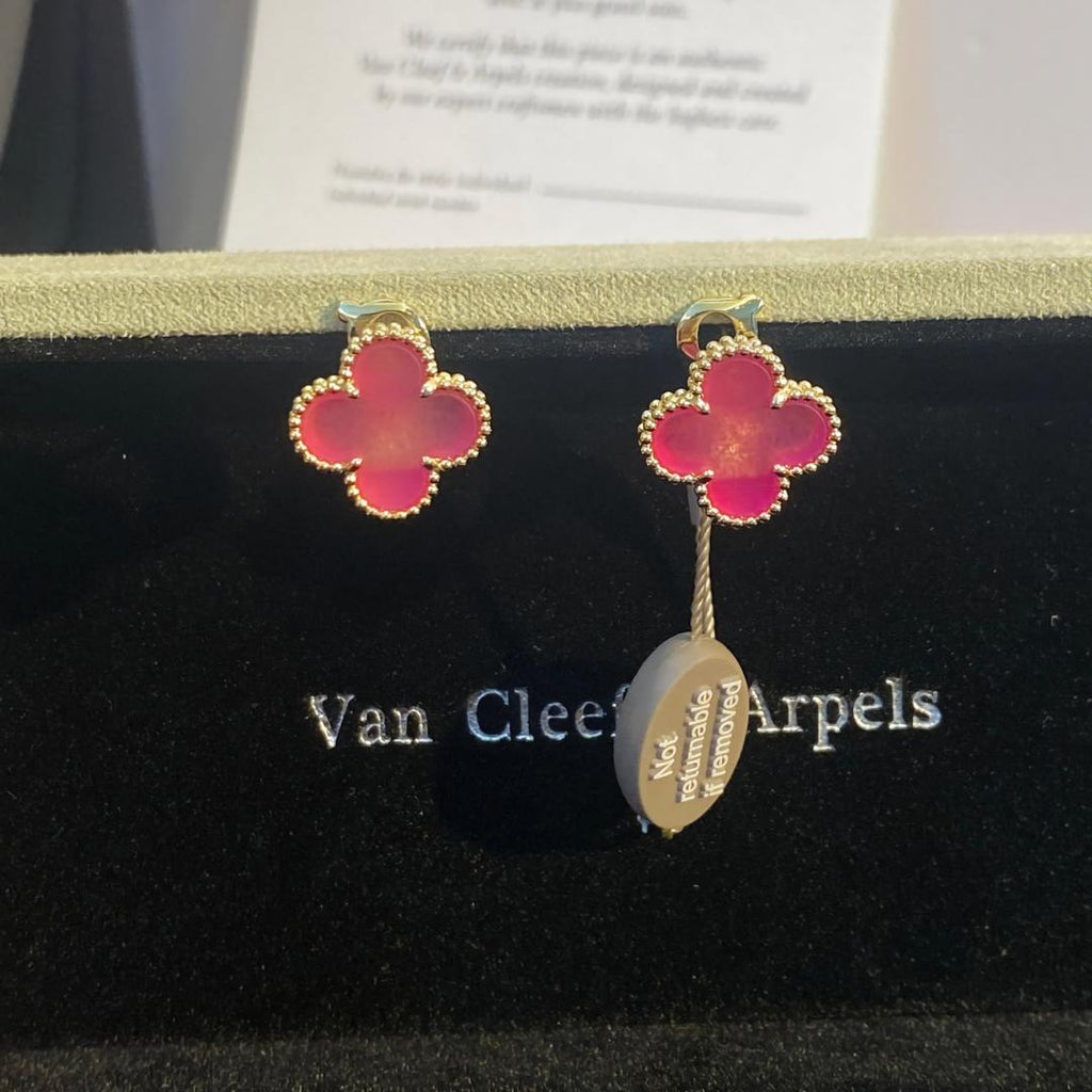 [MIRA] NEW CLOVER 15MM PINK ENAMEL STUD EARRINGS