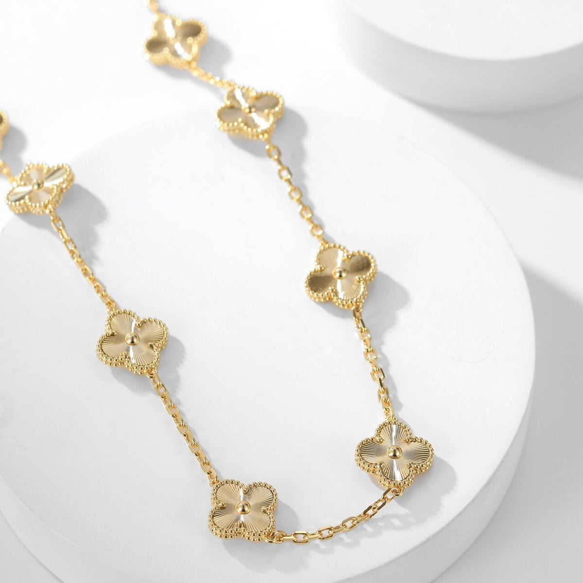 ??MIRA?¡¥CLOVER 10 MOTIFS LASER NECKLACE