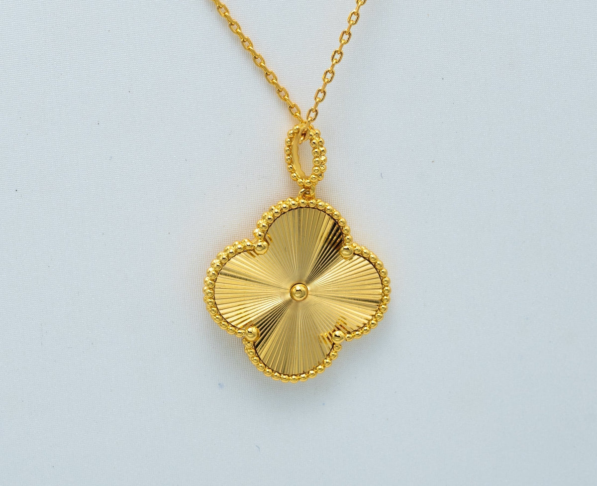 ??MIRA?¡¥CLOVER 25MM PEDANT NECKLACE GOLD