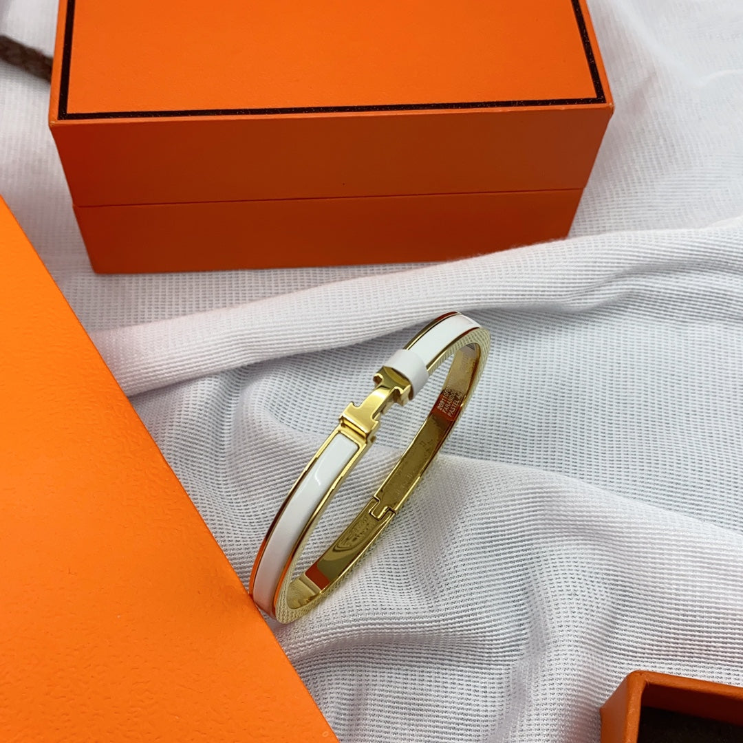 ??MIRA?¡¥CLASSIC HM CLIC WHITE 8MM ENAMEL BRACELET
