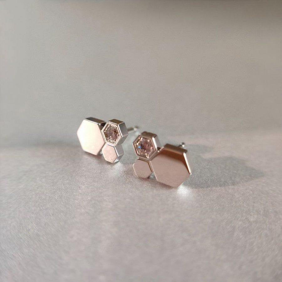 ??MIRA?¡¥BEE LOVE SILVER DIAMOND EARRINGS