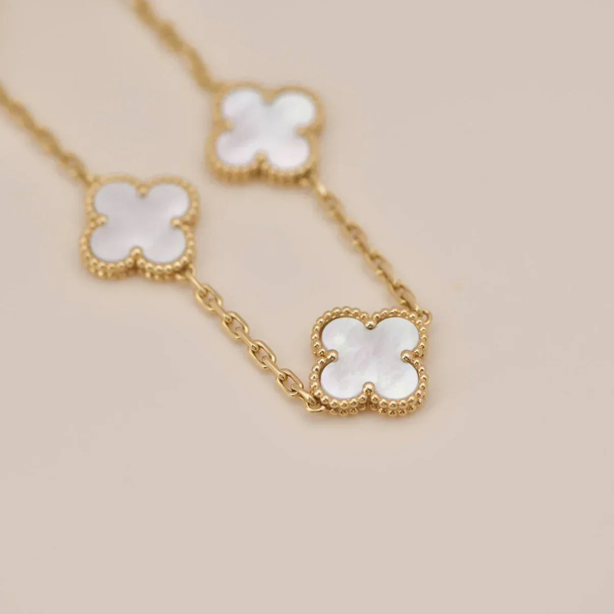 [MIRA]New CLOVER WHITE PEARL MOP 5 MOTIF BRACELET COLLECTION
